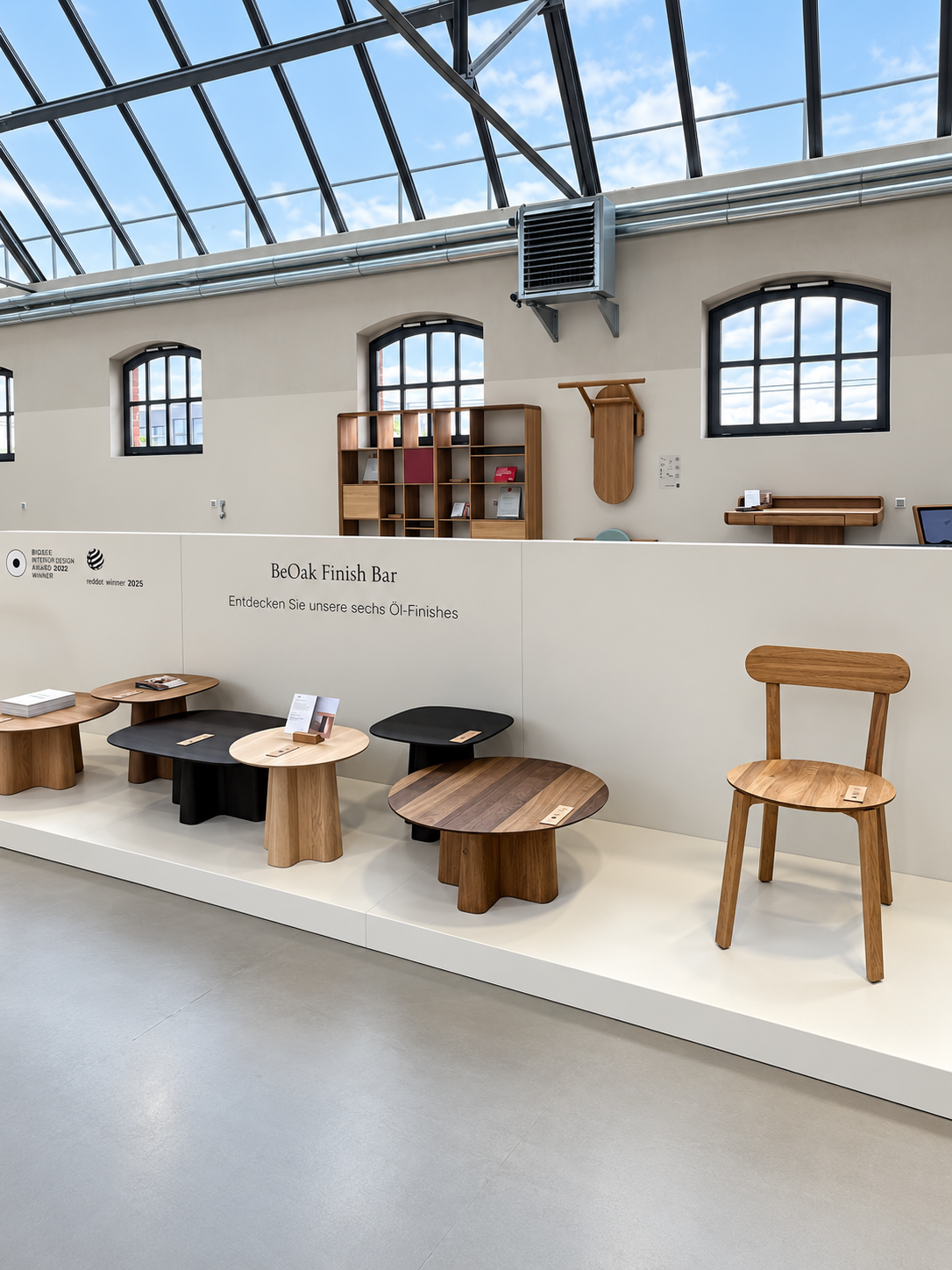 BeOak Finish Bar unter dem Sheddach im Showroom Berlin