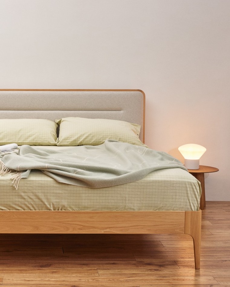 AIRA | Doppelbett mit Nachttischen