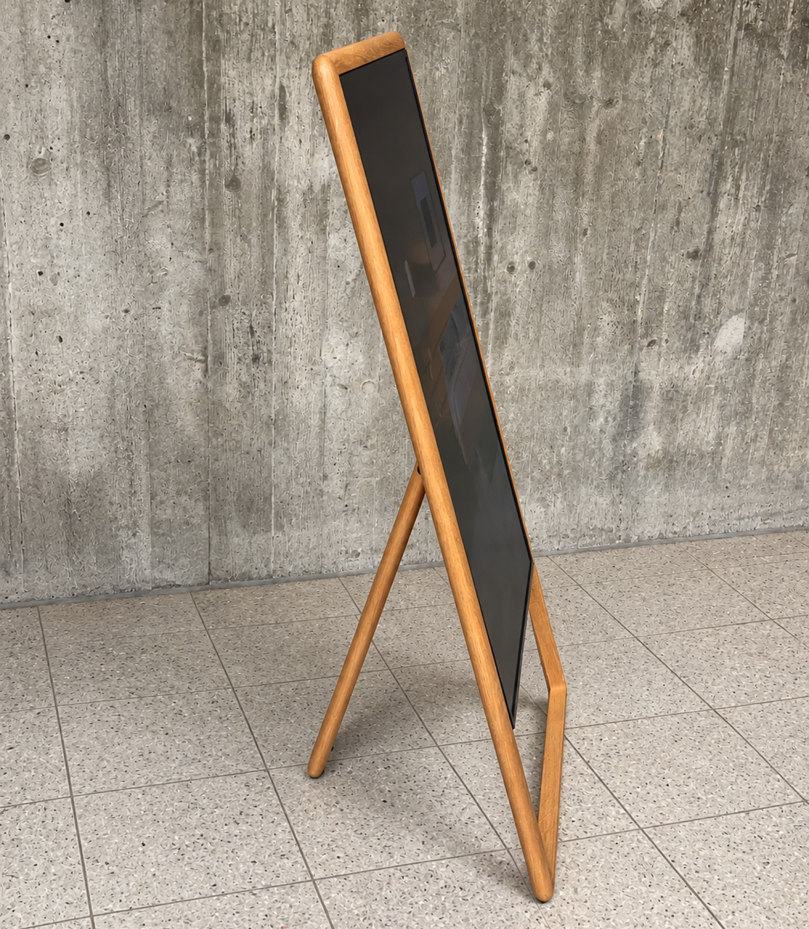 A-BOARD | Digital Signage Display