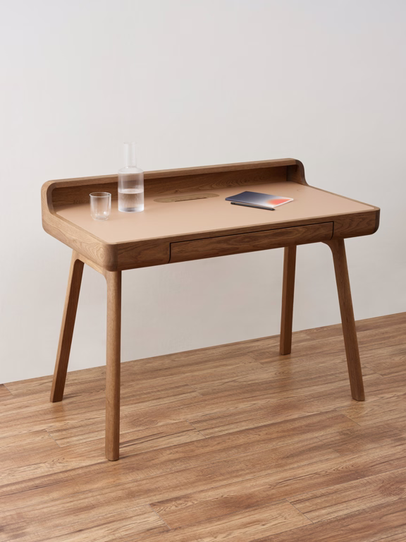 FLOW SWISS | Writing Table